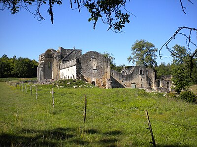 Die zerstörte Zisterzienserabtei Boschaud von Südwesten