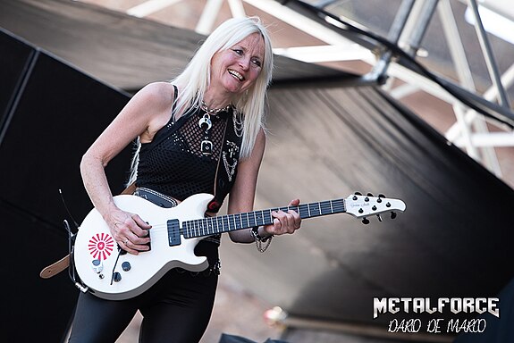 GIRLSCHOOL-@-Rock-The-Castle-2022-Villafranca-di-Verona-25-06-2022-11_(52551030347).jpg