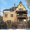 Sachgesamtheit Villa Hüter, Sandsteinmauer, Stall, Gartenlaube, Grabmonument