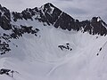 Blick von der Hinteren Hasenfluh auf Grätligrube, Untere Wildgrubenspitze und die Bergstation der Muggengratbahn.