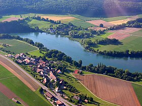 Rheinklingen, auf der anderen Rheinseite die Bibermühle