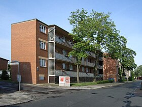 Casa porticata di dimensione media