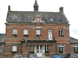 The town hall in Longueil-Annel