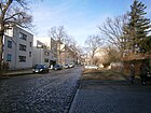 Dietzgenstraße vom Südende der Straße (Schlosseingang) nach Nord