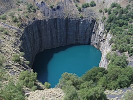 Het "grote gat" van de oude diamantmijn in Kimberley (Zuid-Afrika).