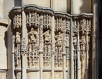 Notre-Dame kerk: detail van het portaal