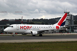 HOP! Embraer 170 in Vigo.