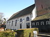 Hervormde Kerk. Zaalkerkje met rondboogvensters. Opgetrokken op de plaats van de in 1864 door brand verwoeste middeleeuwse kerk. Orgel met Hoofdwerk en Bovenwerk, in 1871 gemaakt door L. Ypma