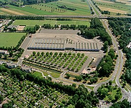 Luchtfoto van de voormalige veemarkthallen aan de Sartreweg