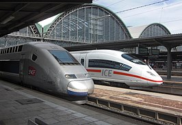 TGV 4405 en ICE International 4654 op Frankfurt am Main Hbf (2009)