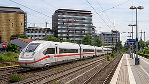 Triebzug 9003 in Düsseldorf-Rath