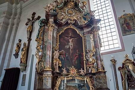 Epistelseite mit dem Kreuzaltar