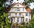 Villa mit Villengarten, Einfriedung und Gartentor