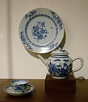 Blue and white Chinese export porcelain (18th century).