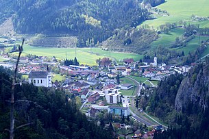 Der Hauptort von der „Gspitzten Wand“ aus gesehen