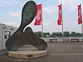 Der »Schlüssel des Stundenschlägers« von Hans Arp. Standort: Jockel-Fuchs-Platz