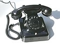 Deutsches W48 Telefon mit Erdtaste (um 1950)