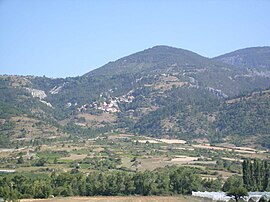 A view over Théus village