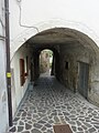 Sottopasso pedonale nel centro di Bolognano, in Abruzzo