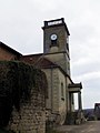 Turm der dreischiffigen Kirche Notre-Dame