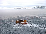 Yozgat Çamlığı Millî Parkı ve ilerisindeki şehre bakış.