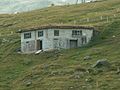 Der linke Mg-Bunker der Festung Fuchsegg. Auch hier sind alle Fenster aufgemalt.