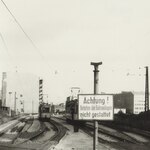 Gleisschleife Wallnerstraße mit einem „Stube-und-Küche-Wagen“ (T 33 U) auf der Linie 71 und einem Maximum-Triebwagen (TDS 08/24) auf der Linie 82, 1963