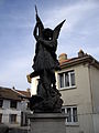 St.-Michael-Statue vor der Kirche Sainte-Barbe