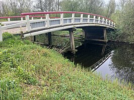 Zijaanzicht op brug 561 (april 2024)