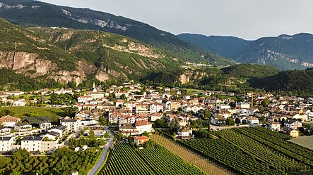 Blick auf das historische Zentrum von Auer mit südwestlicher Blickrichtung.