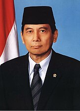 Juwono Sudarsono (1998–1999) (umur 82)