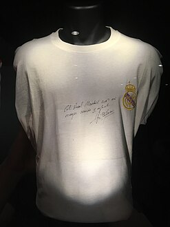 Het wedstrijdshirt gedragen door Di Stéfano tijdens de Europacup I-finale tegen Stade de Reims in 1956