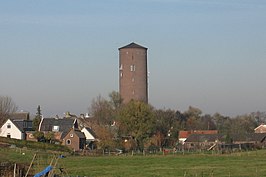 De watertoren steekt boven Uppel uit