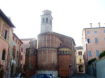 La zona absidale in stile neoromanico