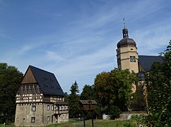 Herrenhaus und Kirche im Ortsteil Kürbitz