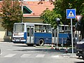 Útlezárás miatt rendhagyó útvonalon közlekedő 64-es busz Solymár központjában (2008)