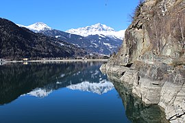 Der Lago di Poschiavo von der Ostseite des Sees gesehen