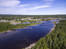 Zicht op de Gander met de plaats Glenwood in de achtergrond