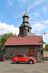 Ne Ente vor nem Backhaus vor ner Kirche 🔍