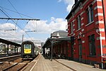 stationsgebouw en spoor 1