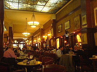 Café Tortoni Buenos Aires’de bulunan meşhur kafelerden biridir. Arjantinliler kişi başına yılda 141 fincan kahve içerler.[64]