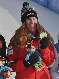 Aline Danioth bei der Siegerehrung des Slaloms der Olympischen Winter-Jugendspiele 2016
