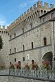 Il castello dei conti Oliva a Piandimeleto