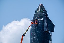 Starship SN20 gets its heat shield inspected