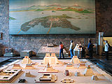 Modell und Bild von Tenochtitlán zur Zeit der spanischen Erorberung (Antropologisches Museum, Mexiko-Stadt)