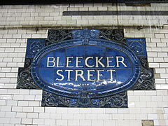 Fayence-Relief im U-Bahnhof Bleecker Street