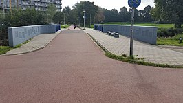 Brug 906 met reliëfs (september 2018)