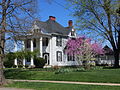 Colonial/Classical Revival house