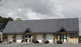 The town hall in Quéménéven