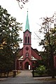 Katholische Kirche Zum Heiligen Kreuz und Pfarrhaus